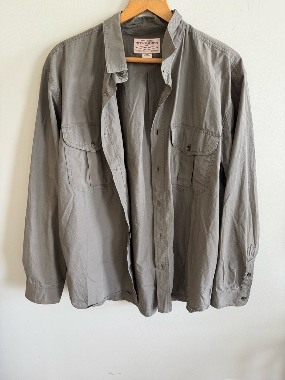 Filson green gray lightweight utility button down cotton shirt size large